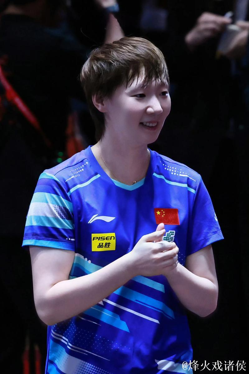 王曼昱加速出击,稳中求胜展现精湛球技 王曼昱加速出击,稳中求胜展现精湛球技