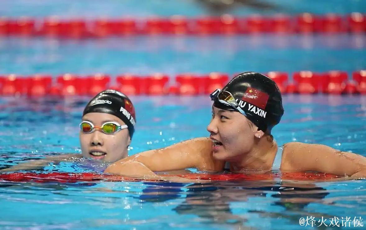 13岁中国天才少女仰泳夺冠,后程冲刺惊艳全场 13岁中国天才少女仰泳夺冠,后程冲刺惊艳全场